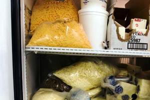 Cómo debe ser el almacenaje de alimentos en neveras?
